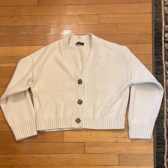 GAP Cotton Crop V-Neck Cardigan Sweater - Picture 2 of 9